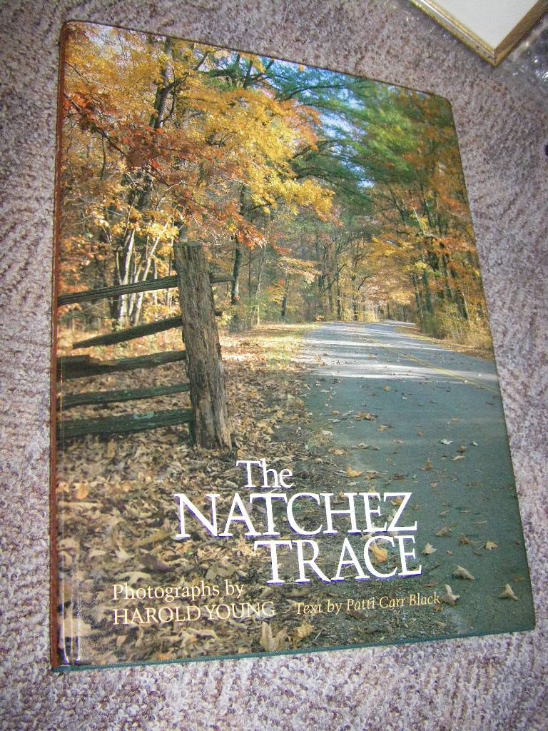 The Natchez Trace - Young, Harold/Black, Patti Carr