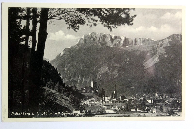 Ansichtskarte:  Rattenberg i.T. 514 m mit Sonnwendloch 