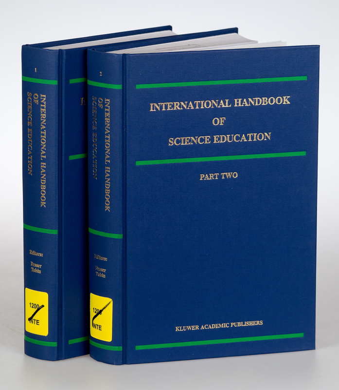 International Handbook of Science Education. Vol. 2, Part I+II. (=Kluwer International Handbooks of Education; Vol. 2/ I+II). [2 Vols.]. - Fraser, Barry J. and Kenneth G. (Edts.) Tobin
