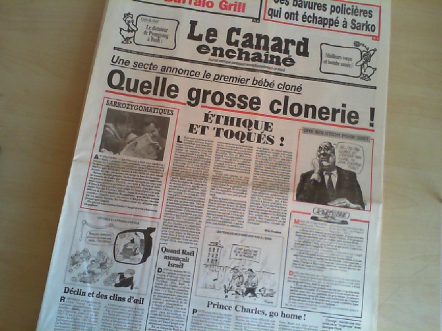  Le Canard enchaine' 2002. Journal satirique paraissant le mercredi.  KOMPLETT. No. 4236 - 4288. 2. 1. - 31. 12. 2002.