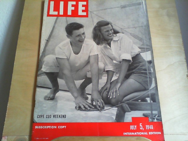  LIFE. International Edition. July 5, 1948. Titlepicture: Cape Cod weekend. Subscription copy.