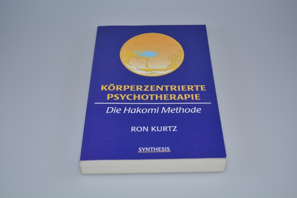 Kurtz, Ron  Krperzentrierte Psychotherapie : die Hakomi-Methode. [bers. von Klaus Staudt und Gabi Hohage-Staudt] 