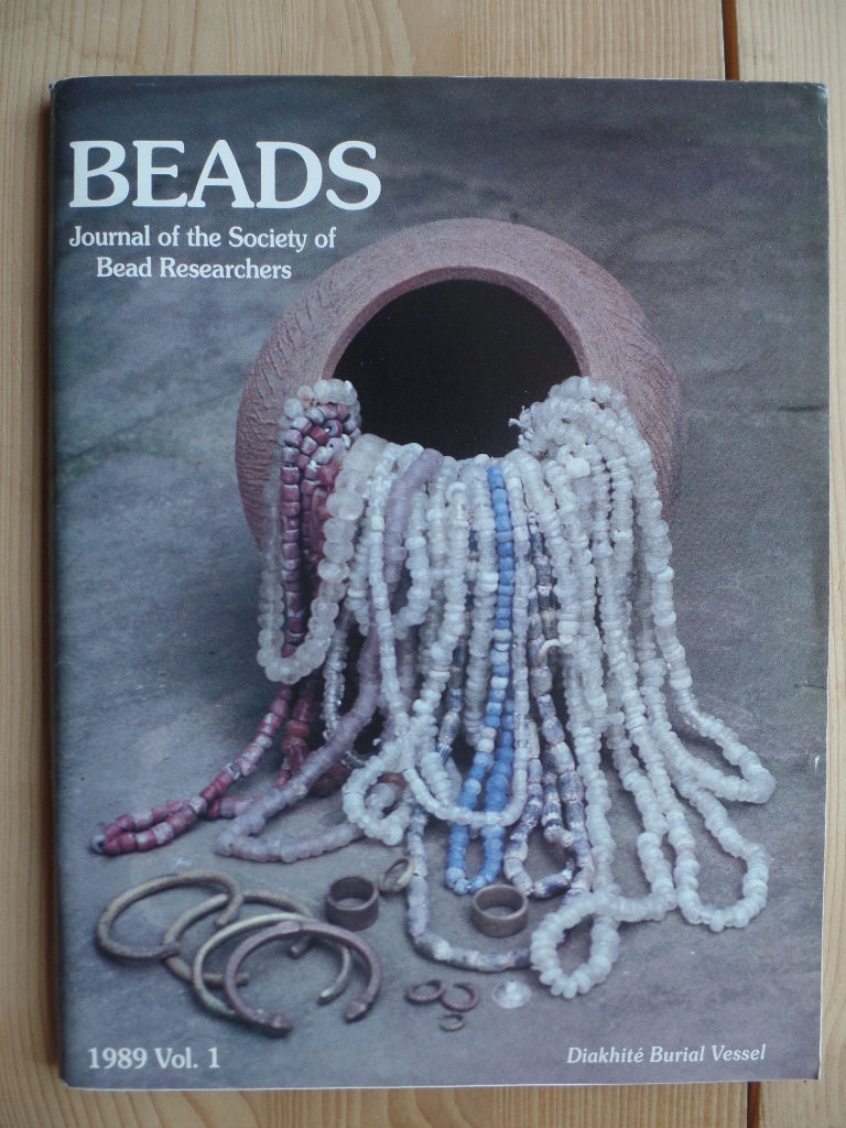 BEADS: Journal of the Society of Bead Researchers ; 1989 Vol. 01 ; Diakhité Burial Vessel