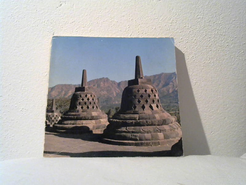 Kunst und Religion im alten Java. 8.-14. Jhdt. Borobudur.