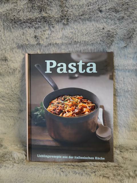 Pasta : Lieblingsrezepte aus der italienischen Küche. [Fotos: Don Last. Übers.: Kathrin Jurgenowski u.a.] / Love food - Last, Don (Mitwirkender)