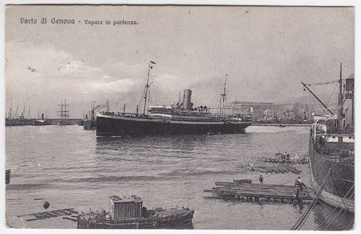  Porto di Genova - Vapore in partenza.
