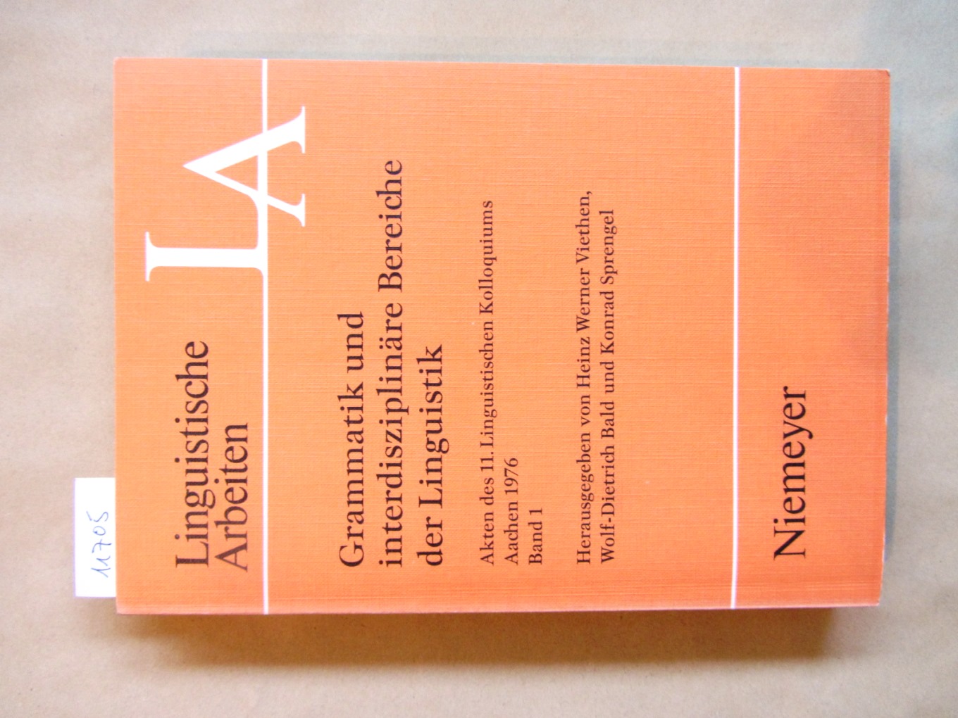 Grammatik interdisziplinäre Bereiche der Linguistik. Akten des 11. Linguistischen Kolloquiums, Aachen 1976, Band 1 apart. (